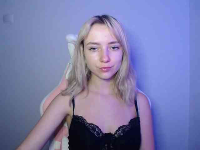 LuciaGlow webcam