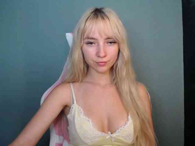 LuciaGlow webcam