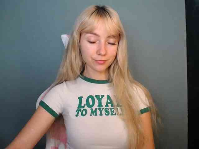 LuciaGlow webcam