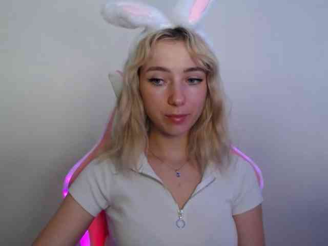 LuciaGlow webcam