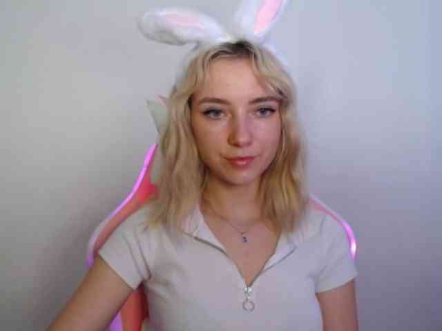 LuciaGlow webcam