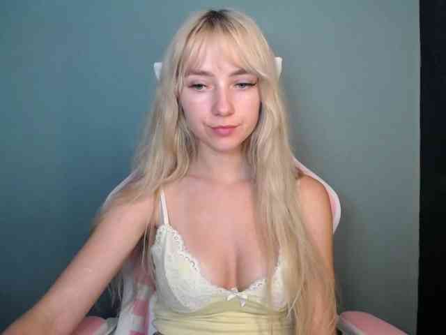 LuciaGlow webcam