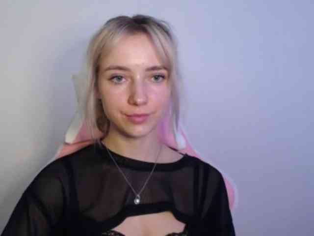 LuciaGlow webcam