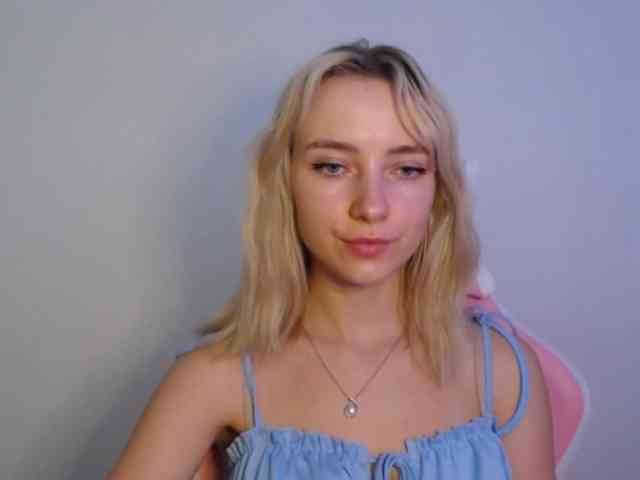 LuciaGlow webcam