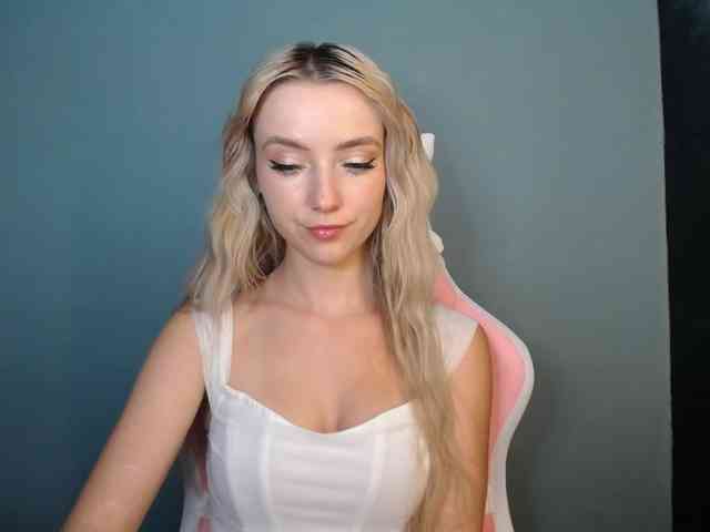 LuciaGlow webcam