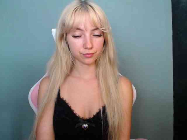 LuciaGlow webcam