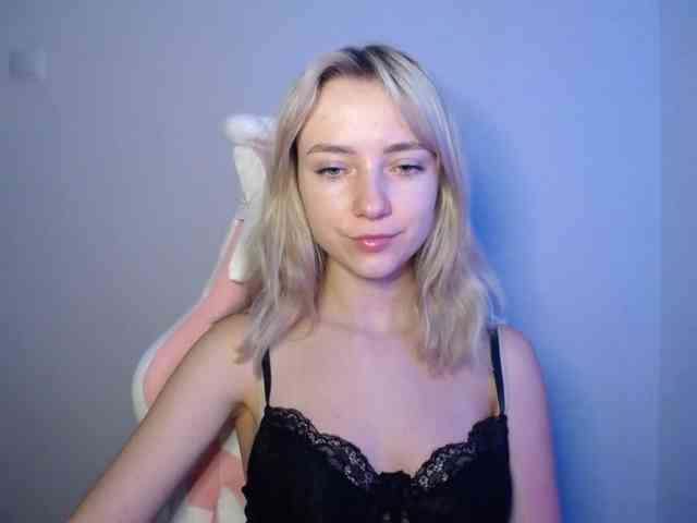 LuciaGlow webcam