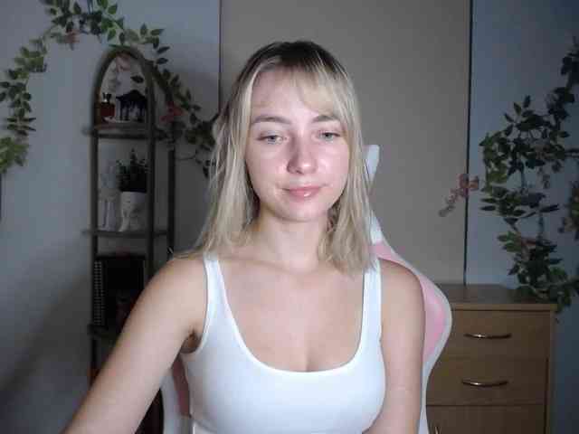 LuciaGlow webcam