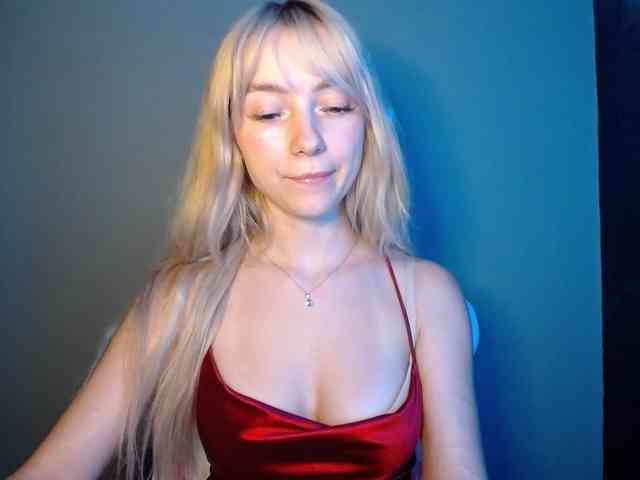 LuciaGlow webcam