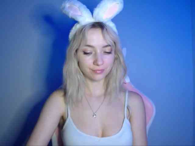 LuciaGlow webcam