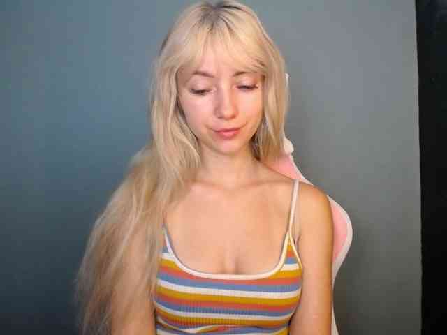 LuciaGlow webcam