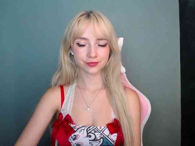 LuciaGlow webcam