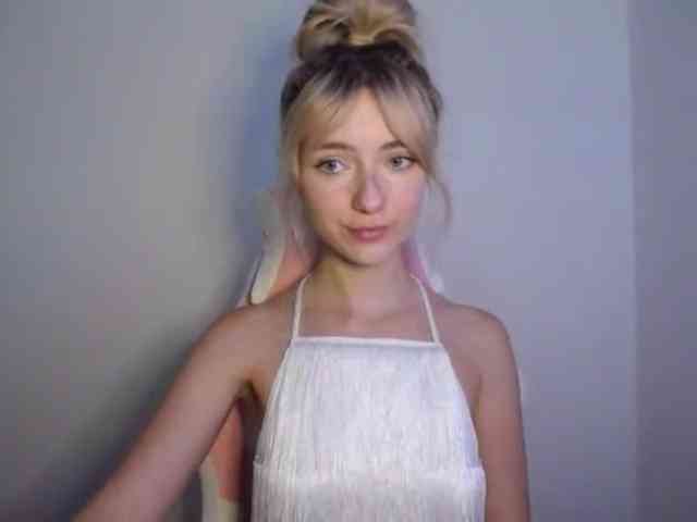 LuciaGlow webcam