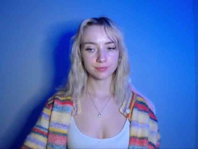 LuciaGlow webcam
