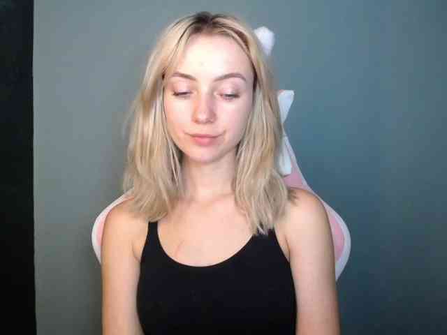 LuciaGlow webcam