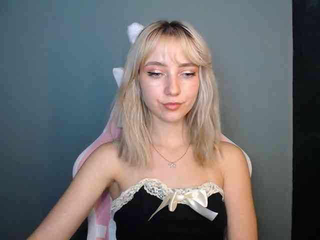 LuciaGlow webcam