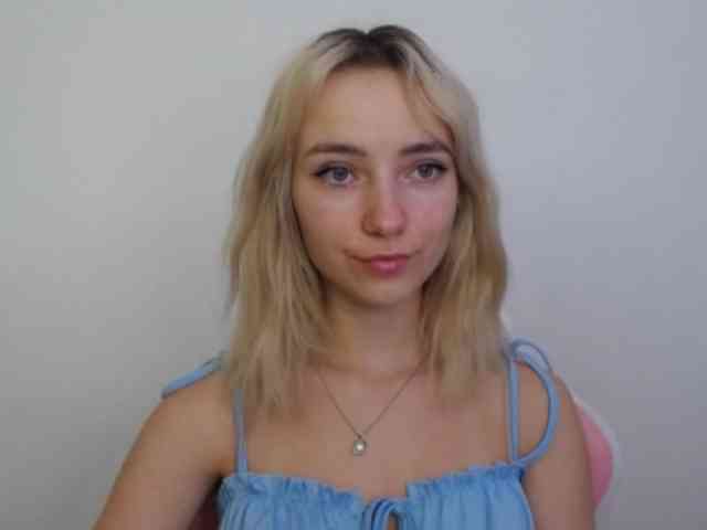 LuciaGlow webcam