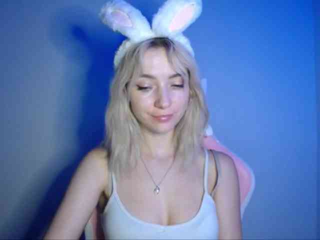 LuciaGlow webcam