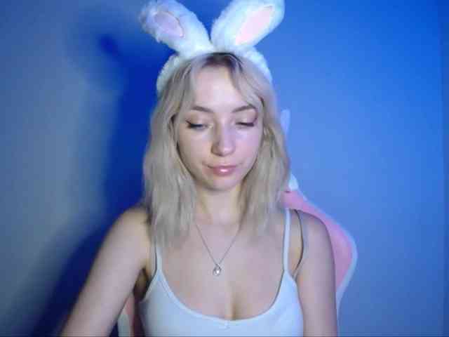 LuciaGlow webcam