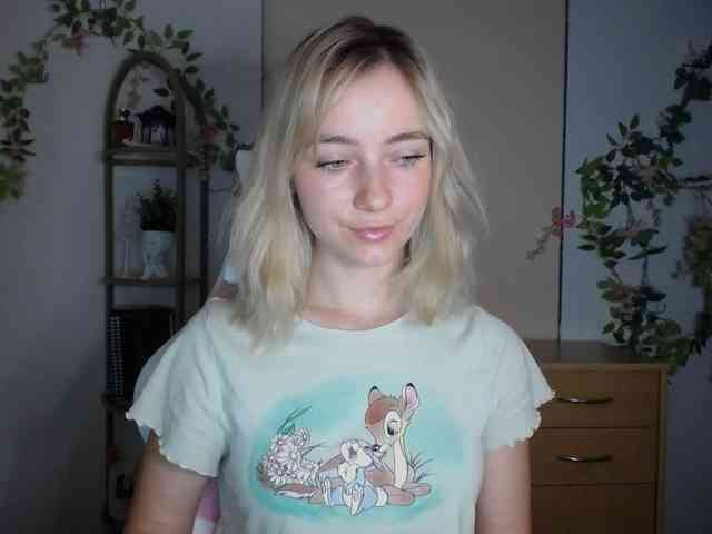 LuciaGlow webcam