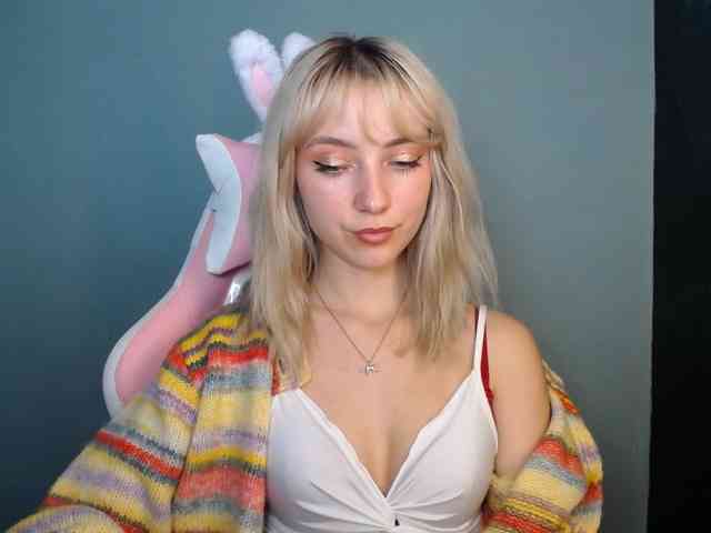 LuciaGlow webcam