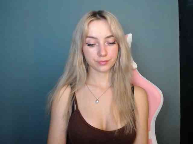 LuciaGlow webcam