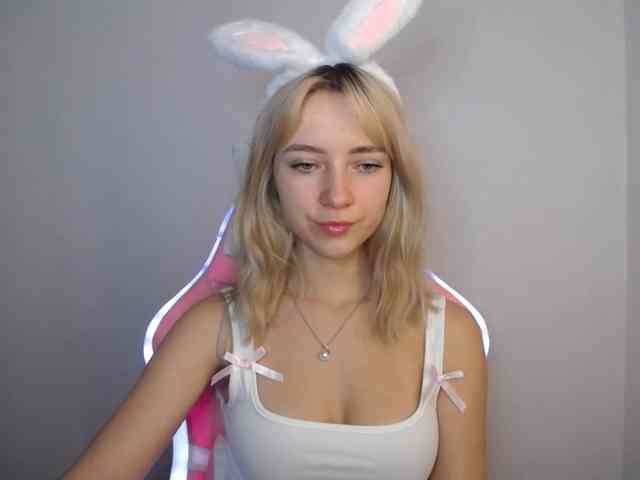 LuciaGlow webcam