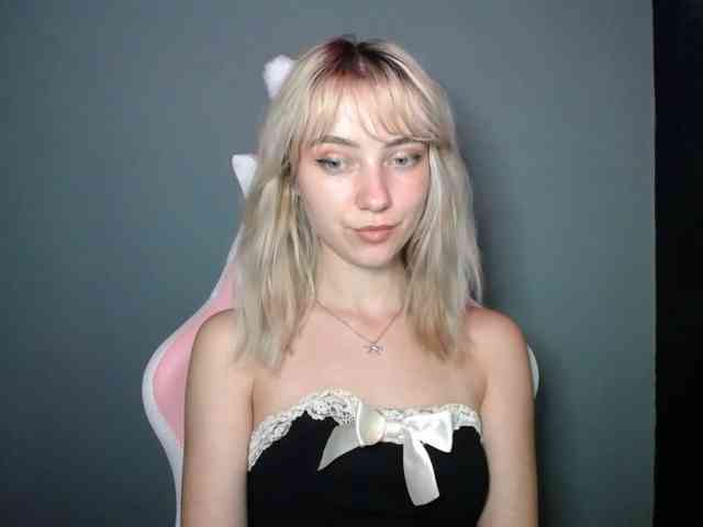 LuciaGlow webcam