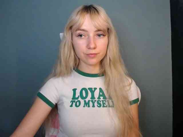 LuciaGlow webcam