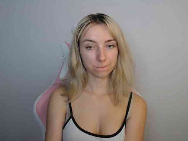 LuciaGlow webcam