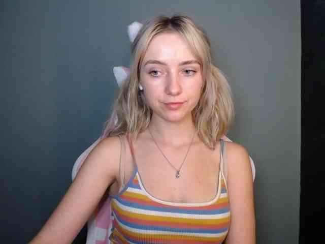 LuciaGlow webcam