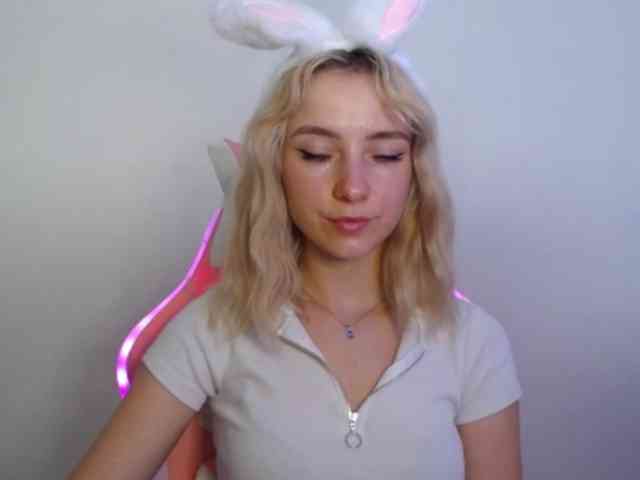 LuciaGlow webcam