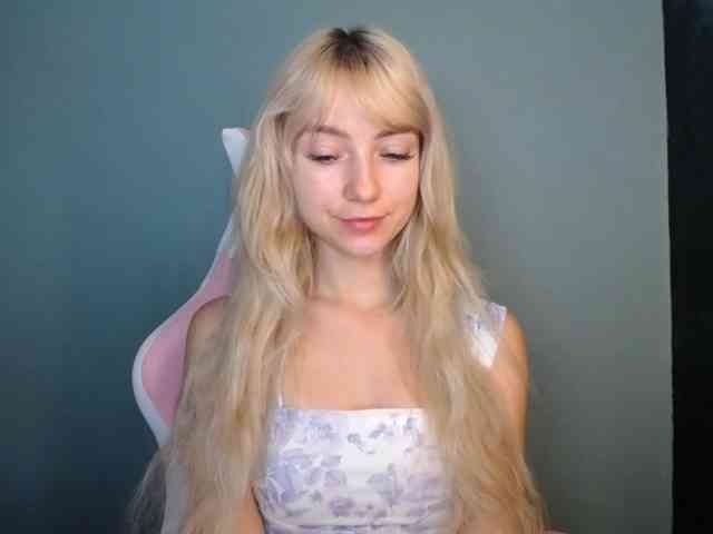 LuciaGlow webcam