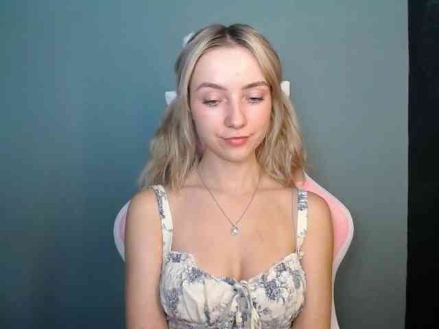 LuciaGlow webcam