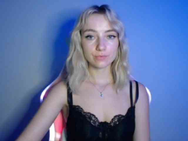 LuciaGlow webcam