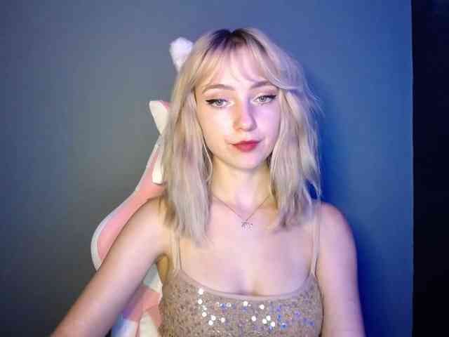 LuciaGlow webcam