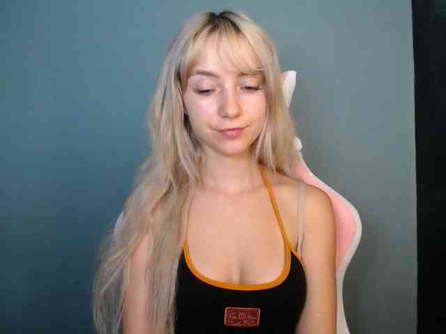 LuciaGlow webcam