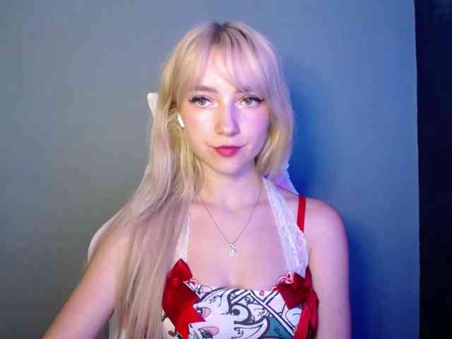 LuciaGlow webcam