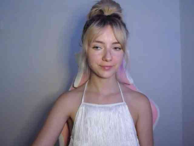 LuciaGlow webcam