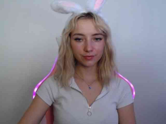 LuciaGlow webcam
