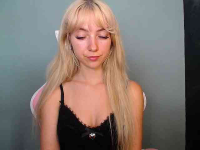 LuciaGlow webcam