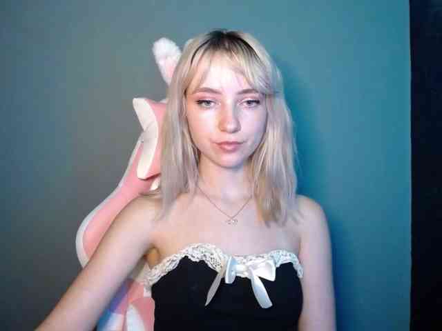 LuciaGlow webcam