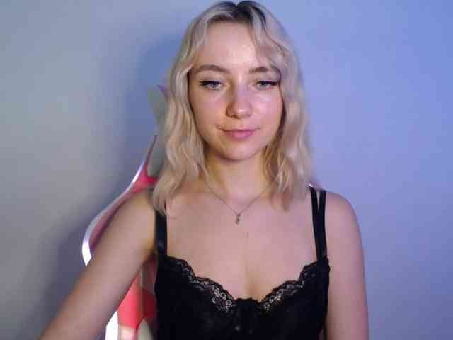 LuciaGlow webcam