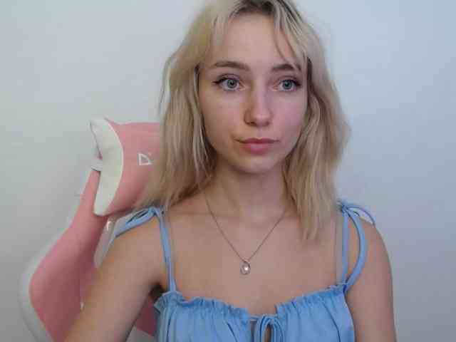 LuciaGlow webcam
