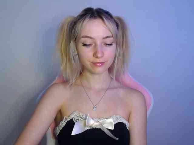 LuciaGlow webcam
