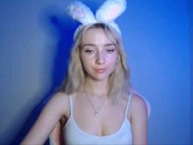 LuciaGlow webcam