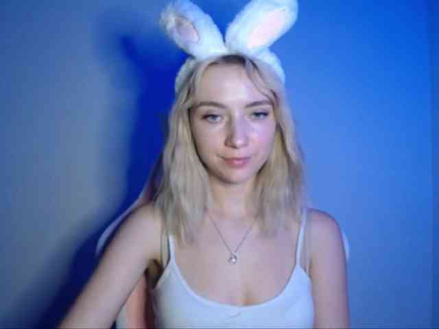 LuciaGlow webcam