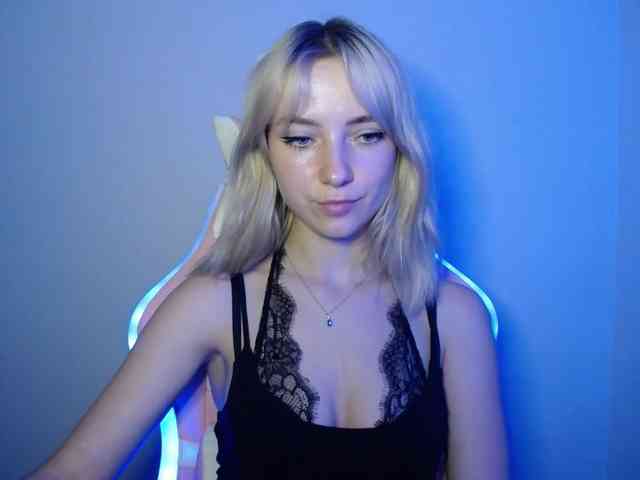 LuciaGlow webcam
