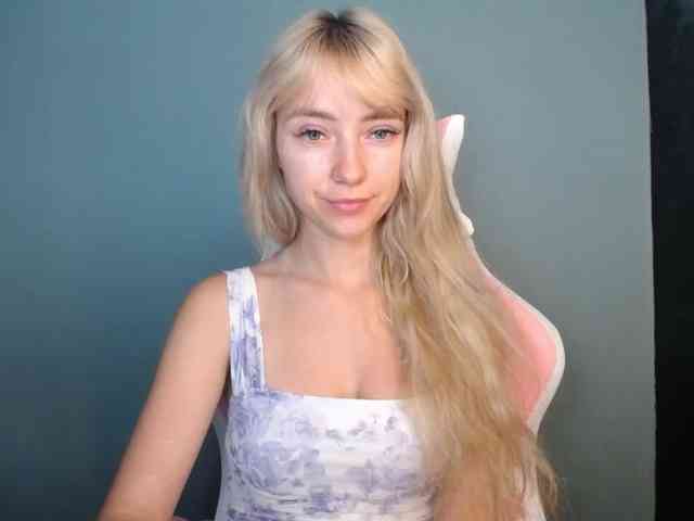 LuciaGlow webcam