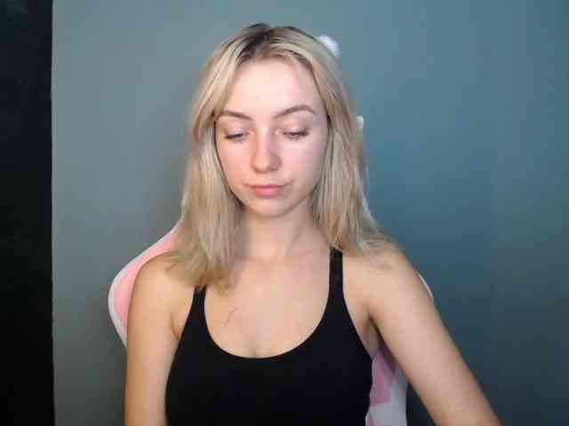 LuciaGlow webcam